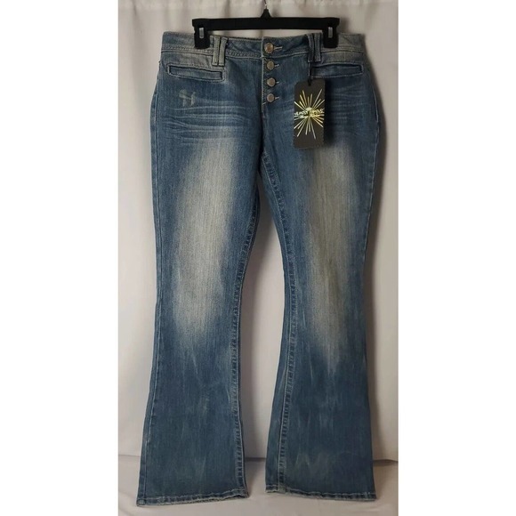 NEW Almost Famous 13 Low Rise Flared Jeans Distressed Button Fly Pockets - Picture 13 of 16